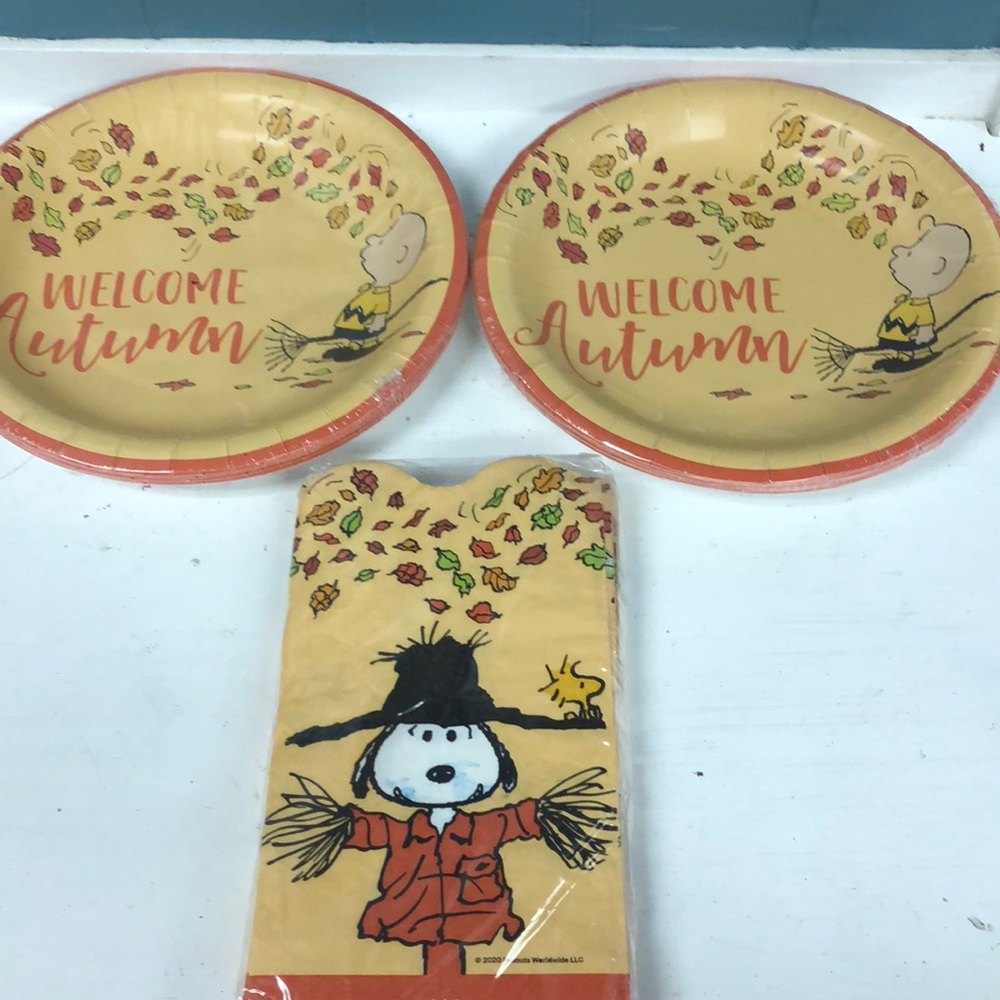 16 Peanuts Welcome Autumn Paper Plates & napkins Charlie Brown‎ 8 inch Fall